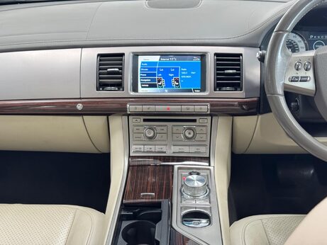 Jaguar XF 3.0d V6 Portfolio Auto Euro 5 4dr 20