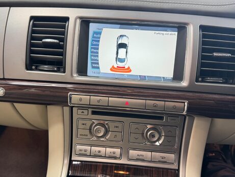 Jaguar XF 3.0d V6 Portfolio Auto Euro 5 4dr 21