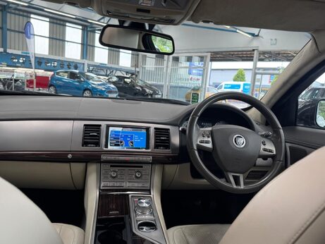 Jaguar XF 3.0d V6 Portfolio Auto Euro 5 4dr 11