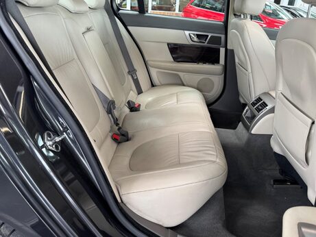 Jaguar XF 3.0d V6 Portfolio Auto Euro 5 4dr 15