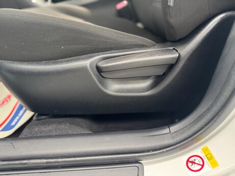 Toyota Avensis 2.2 D-CAT Icon Plus Tourer Auto Euro 5 5dr 61