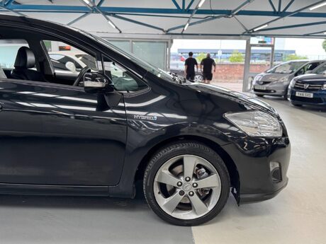 Toyota Auris 1.8 VVT-h T Spirit CVT Euro 5 (s/s) 5dr 20