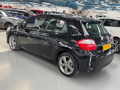 Toyota Auris 1.8 VVT-h T Spirit CVT Euro 5 (s/s) 5dr 9