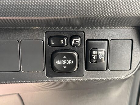 Toyota Auris 1.8 VVT-h T Spirit CVT Euro 5 (s/s) 5dr 49