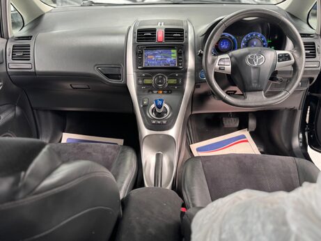 Toyota Auris 1.8 VVT-h T Spirit CVT Euro 5 (s/s) 5dr 20