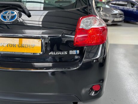 Toyota Auris 1.8 VVT-h T Spirit CVT Euro 5 (s/s) 5dr 71