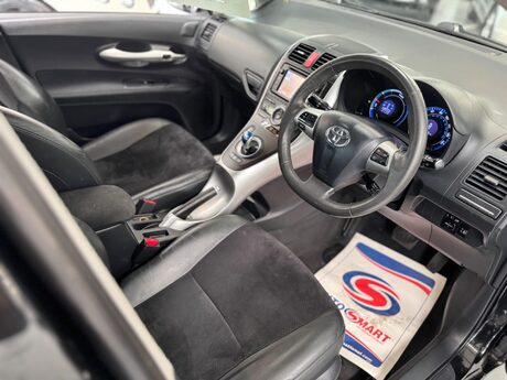 Toyota Auris 1.8 VVT-h T Spirit CVT Euro 5 (s/s) 5dr 22