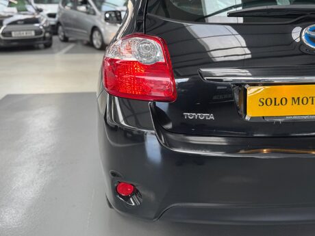 Toyota Auris 1.8 VVT-h T Spirit CVT Euro 5 (s/s) 5dr 73