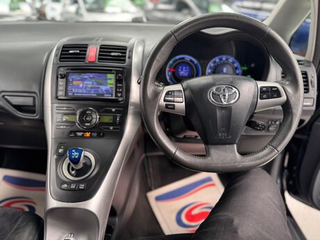 Toyota Auris 1.8 VVT-h T Spirit CVT Euro 5 (s/s) 5dr 25