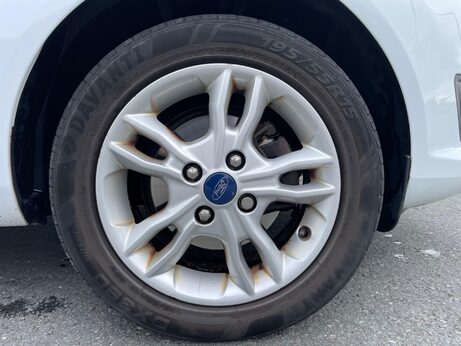 Ford Fiesta 1.25 Zetec Euro 6 5dr 27