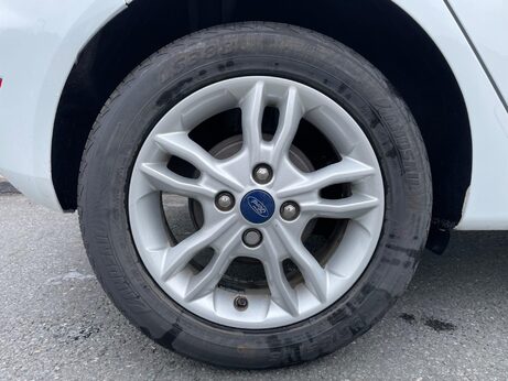 Ford Fiesta 1.25 Zetec Euro 6 5dr 26