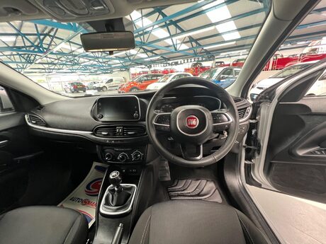 Fiat Tipo 1.4 MPI Easy Plus Euro 6 5dr 9