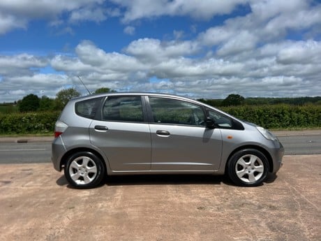 Honda Jazz I-VTEC SE 15