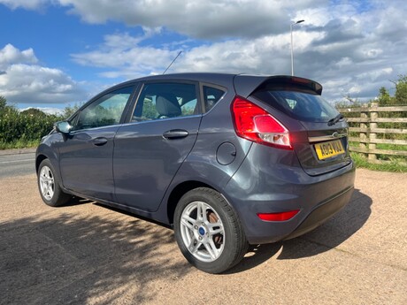 Ford Fiesta ZETEC 12