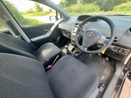 Toyota Yaris T SPIRIT VVT-I 4