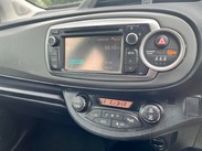 Toyota Yaris VVT-I ICON PLUS 14