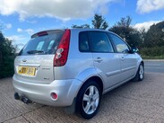 Ford Fiesta ZETEC CLIMATE TDCI 11