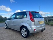 Ford Fiesta ZETEC CLIMATE TDCI 12