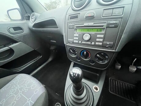 Ford Fiesta STYLE 16V 12