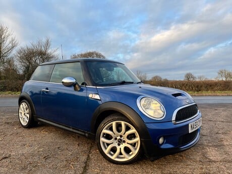 Mini Hatch COOPER S 1