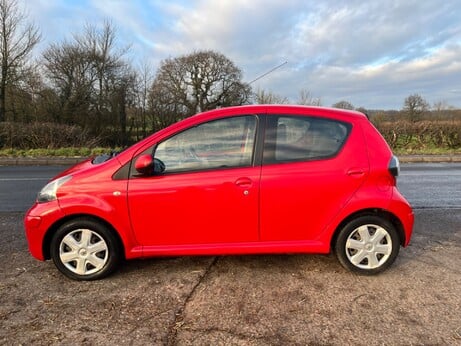 Toyota Aygo VVT-I PLUS 1