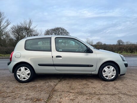 Renault Clio EXPRESSION 16V QUICKSHIFT 5 2