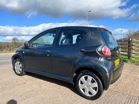 Toyota Aygo VVT-I 9