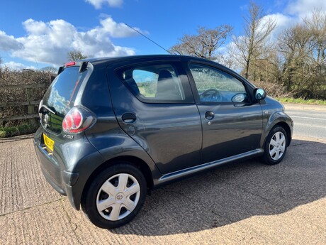 Toyota Aygo VVT-I 10