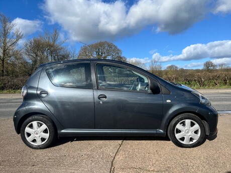 Toyota Aygo VVT-I 13