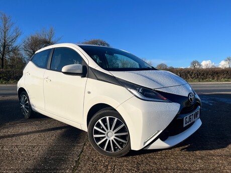 Toyota Aygo VVT-I X-PLAY 1