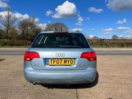 Audi A4 TDI SE TDV 8