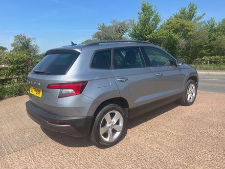 Skoda Karoq SE TSI 7