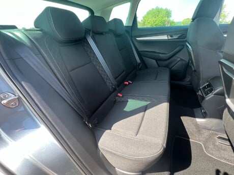 Skoda Karoq SE TSI 10