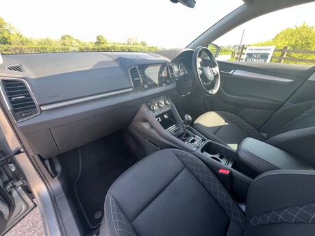 Skoda Karoq SE TSI 12