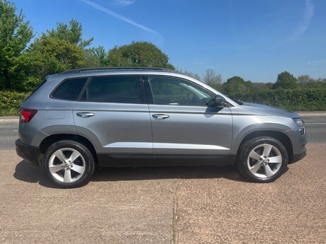 Skoda Karoq SE TSI 14