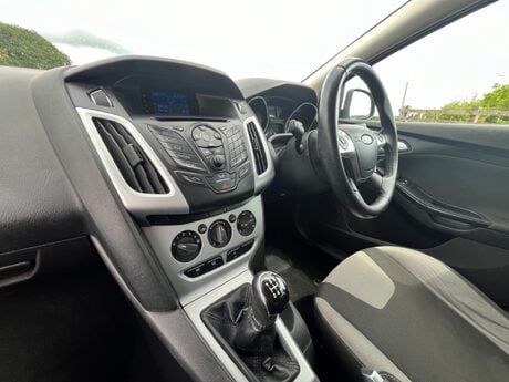 Ford Focus ZETEC 15