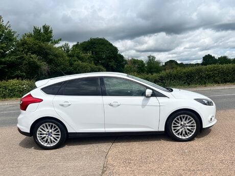 Ford Focus ZETEC 8