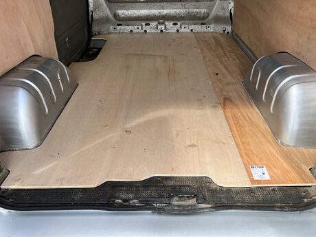 Vauxhall Vivaro 2700 CDTI SPORTIVE 8