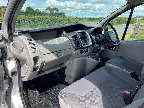 Vauxhall Vivaro 2700 CDTI SPORTIVE 12