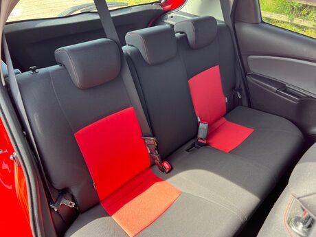 Toyota Yaris VVT-I SPORT 10