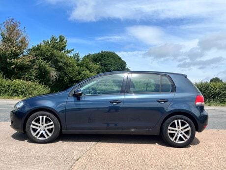 Volkswagen Golf SE TSI 8