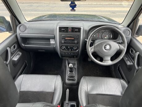 Suzuki Jimny JLX PLUS 11