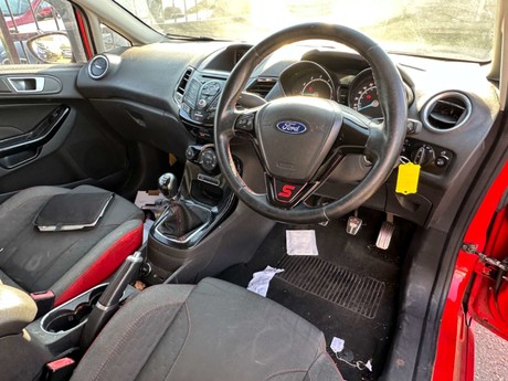 Ford Fiesta 1.0 Fiesta Zetec S Red Edition 3dr 6