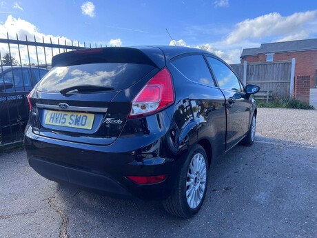 Ford Fiesta 1.0 Fiesta Titanium T 3dr 5