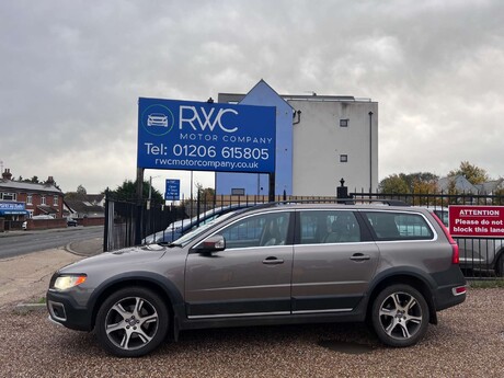 Volvo XC70 2.4 XC70 SE Luxury AWD D5 Auto 4WD 5dr 1