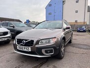 Volvo XC70 2.4 XC70 SE Luxury AWD D5 Auto 4WD 5dr 4