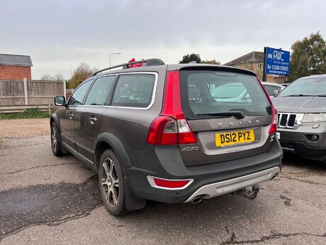 Volvo XC70 2.4 XC70 SE Luxury AWD D5 Auto 4WD 5dr 5