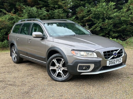 Volvo XC70 2.4 XC70 SE Luxury AWD D5 Auto 4WD 5dr 1