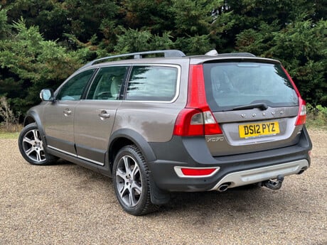 Volvo XC70 2.4 XC70 SE Luxury AWD D5 Auto 4WD 5dr 6