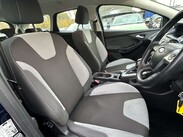 Ford Focus 1.6 Focus Zetec Auto 5dr 8